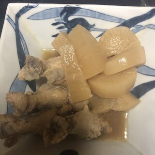 圧力鍋で一気に加熱☆手羽元と大根の煮物